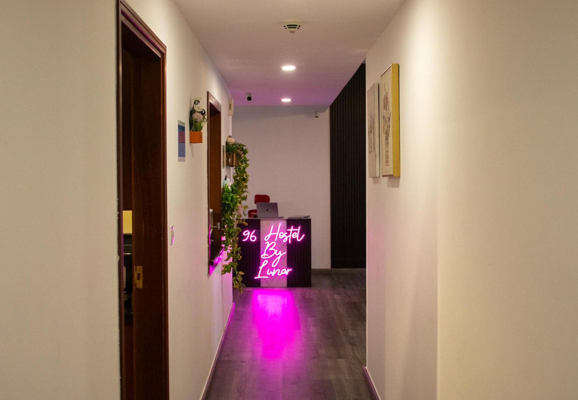 Lunar Hostel 96 Dubaj Zewnętrze zdjęcie